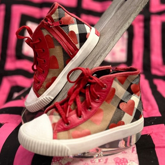 Girls Burberry High Tops Size 31= 13 - Picture 1 of 5